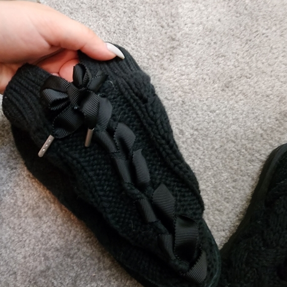 Ugg Knit Boots - Picture 4 of 6